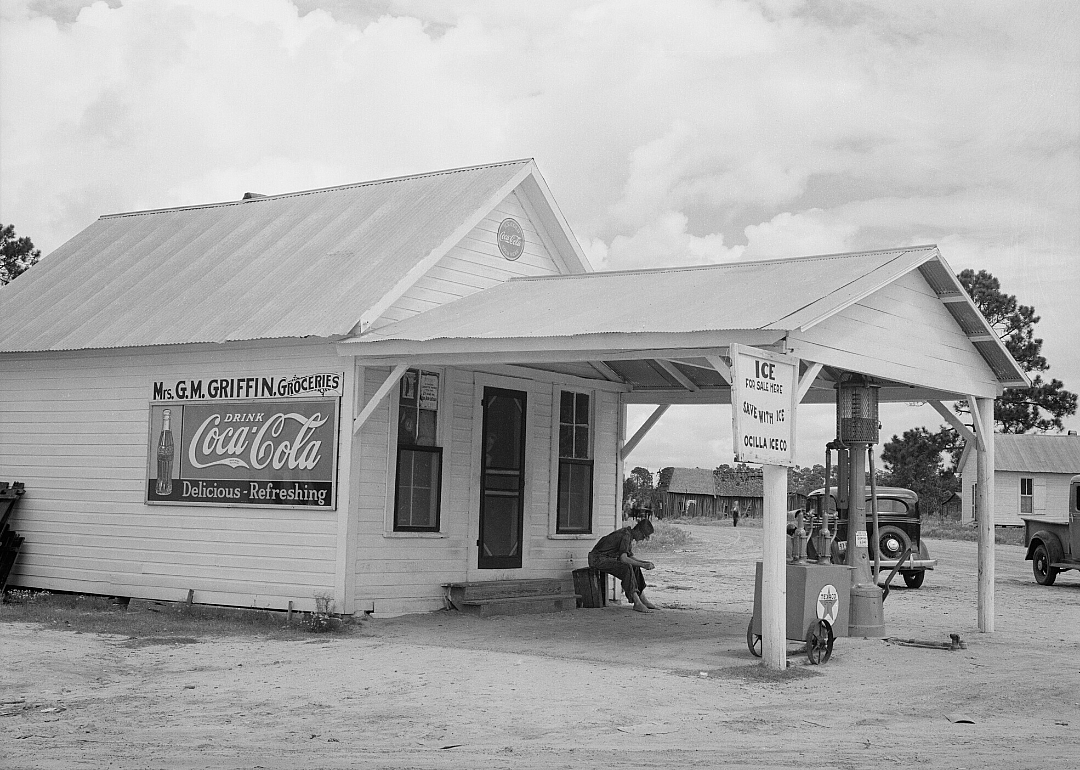 1931: Gas station convenience stores challenge supermarkets