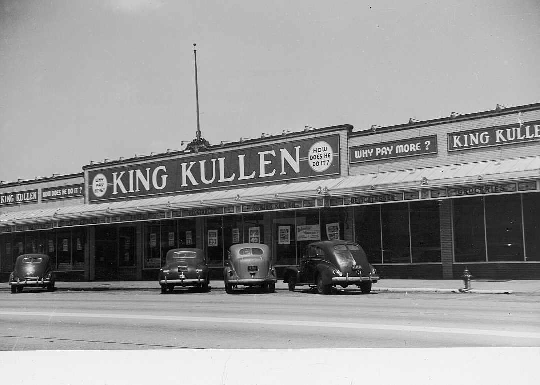 1932: King Kullen expands