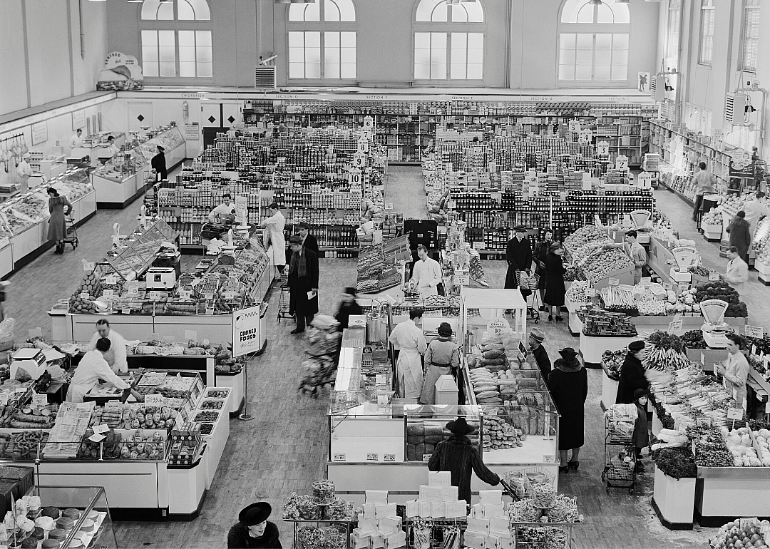 1942: Government sets price limits to discourage hoarding