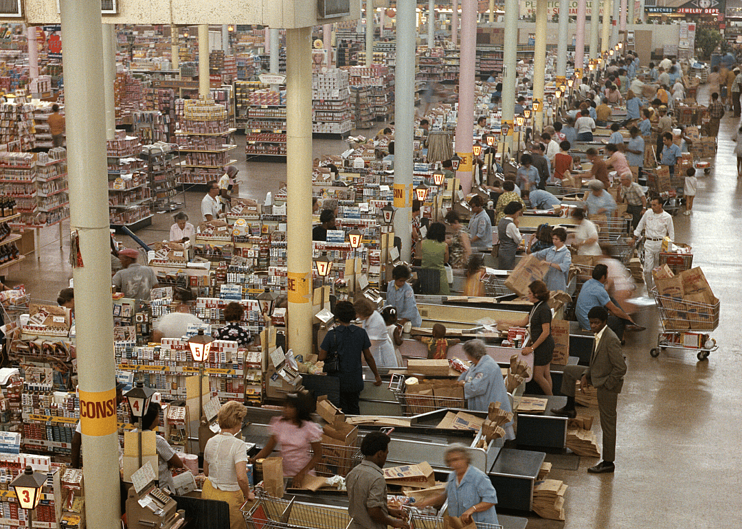 1979: Flowers hit grocery stores