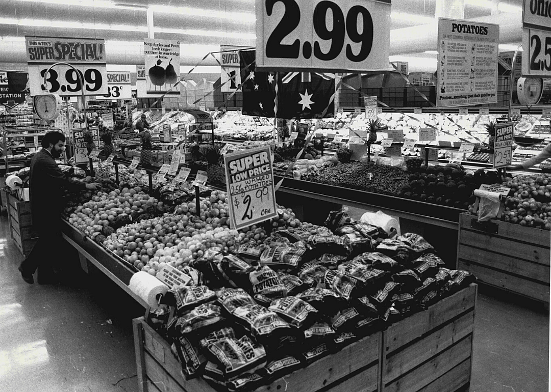 1991: Kmart becomes a grocery store