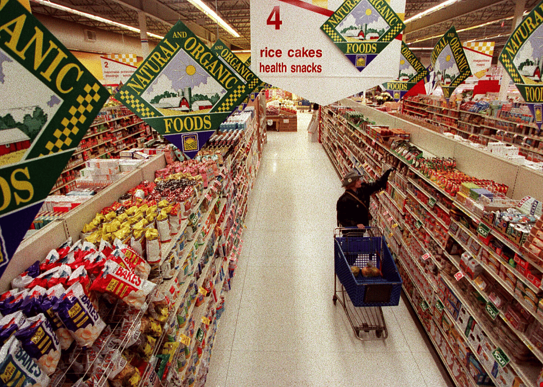 1996: Supermarkets expand their services