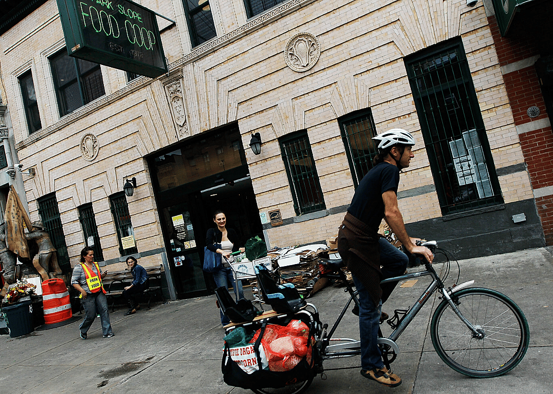 2001: Grocery cooperatives flourish