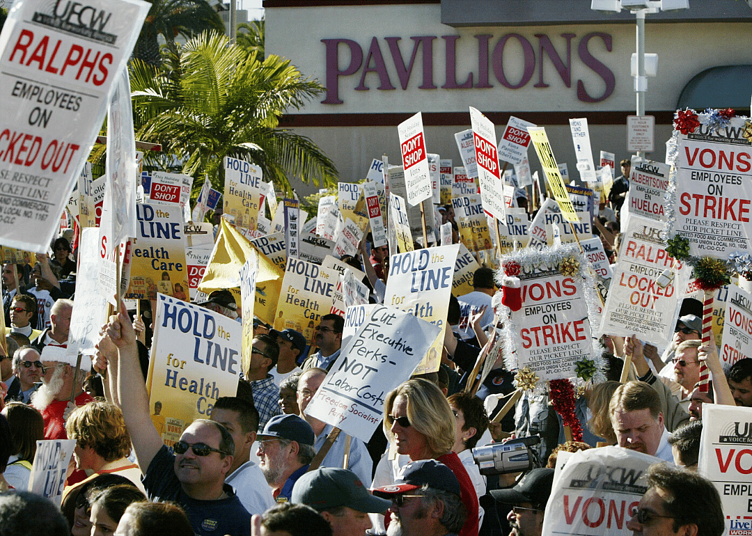 2003: 70,000 grocery store workers go on strike