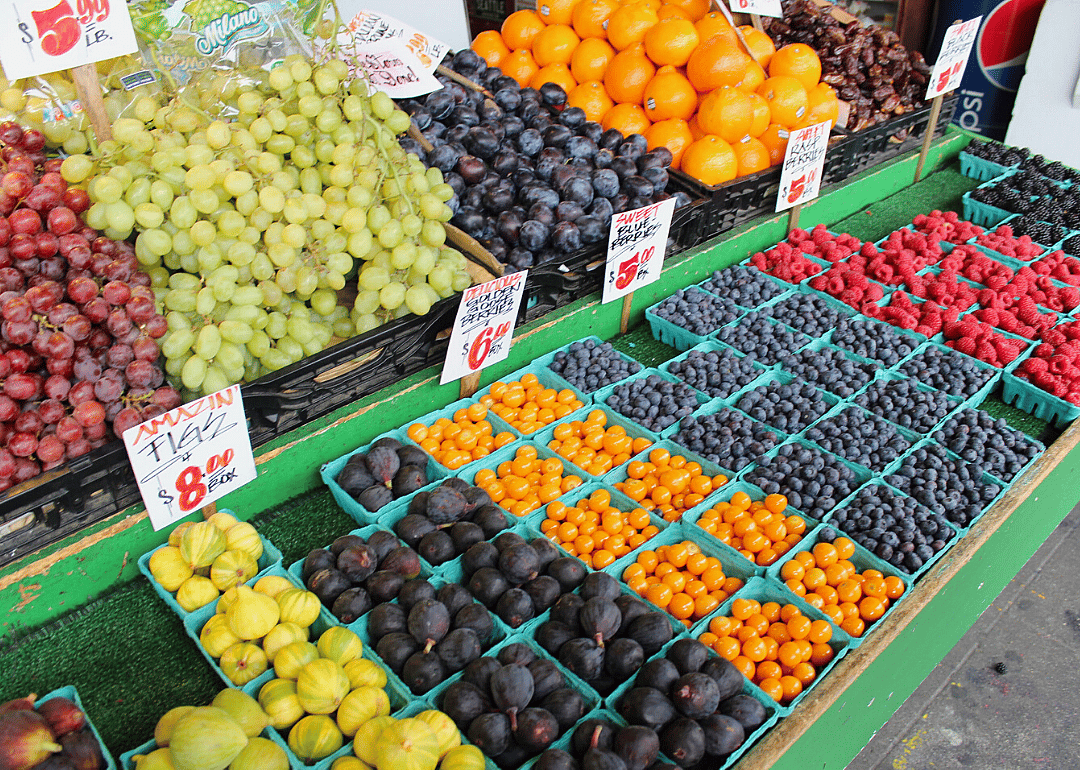 2004: 'Dirty Dozen' list reveals groceries with pesticides