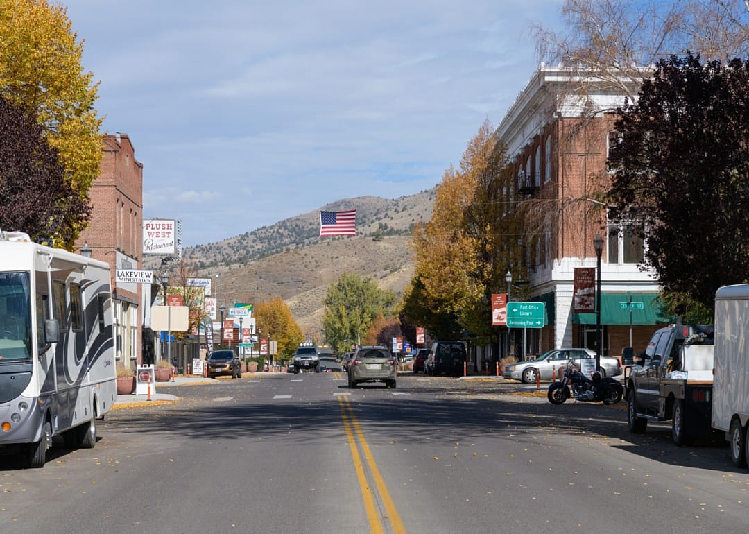 A historic downtown street in Lakeview.