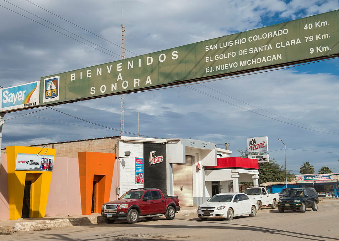 The frontier between Baja California state and Sonora state