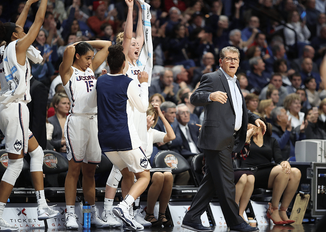 2016: Geno Auriemma overtakes John Wooden