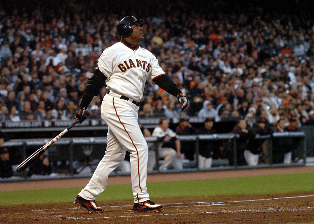 2007: Barry Bonds surpasses Hank Aaron