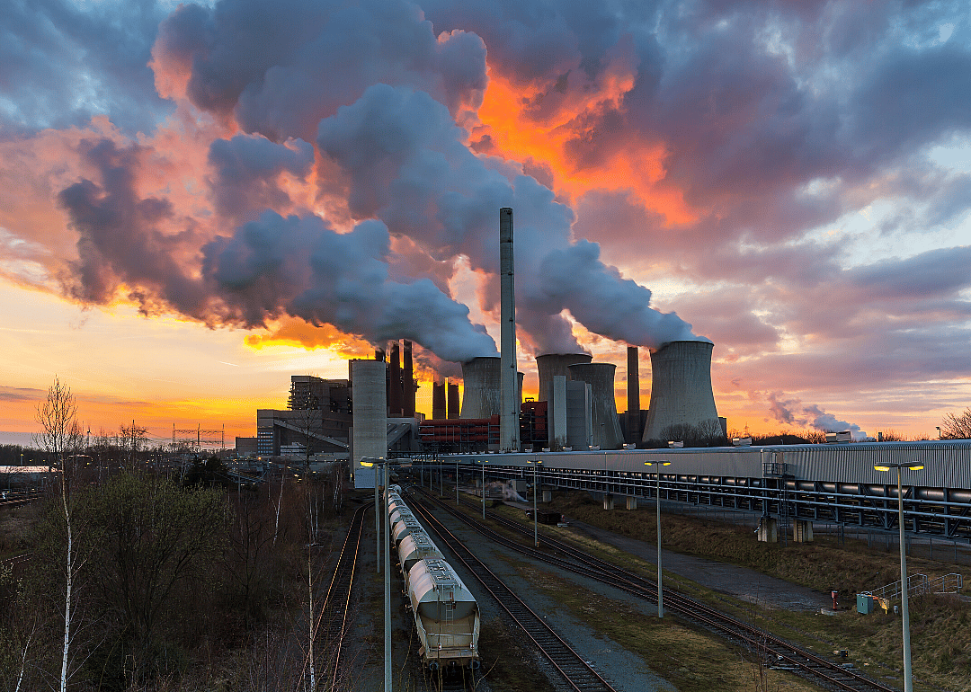 Global emissions from power use dropped 7%