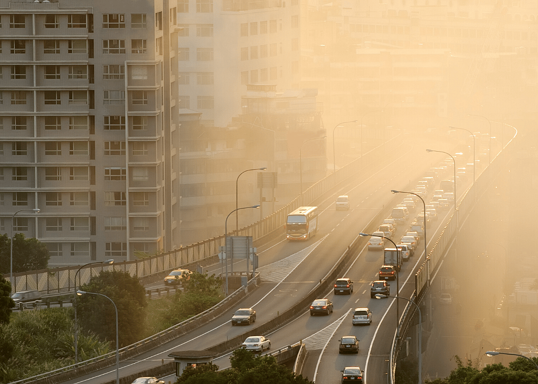 Premature deaths due to air pollution expected to drop 25% in 2020