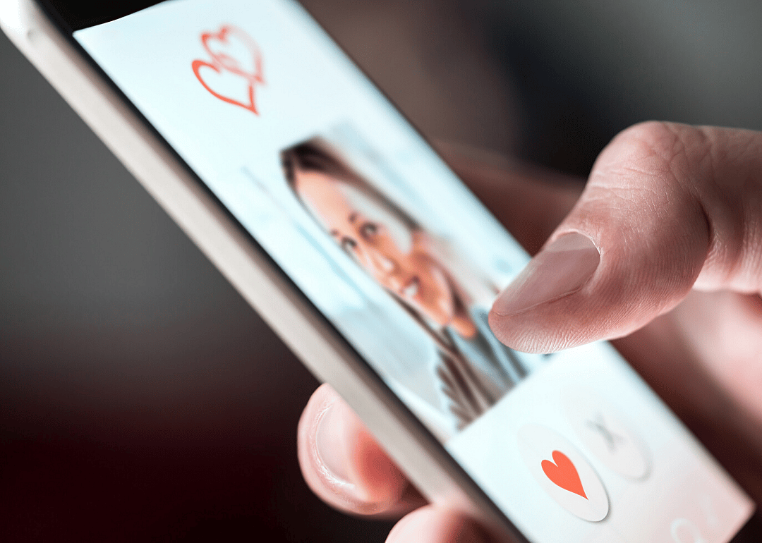 Widespread online dating