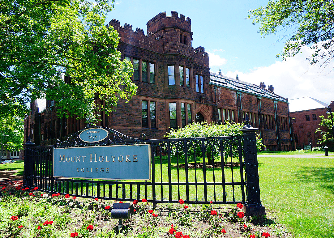 #32. Mount Holyoke College