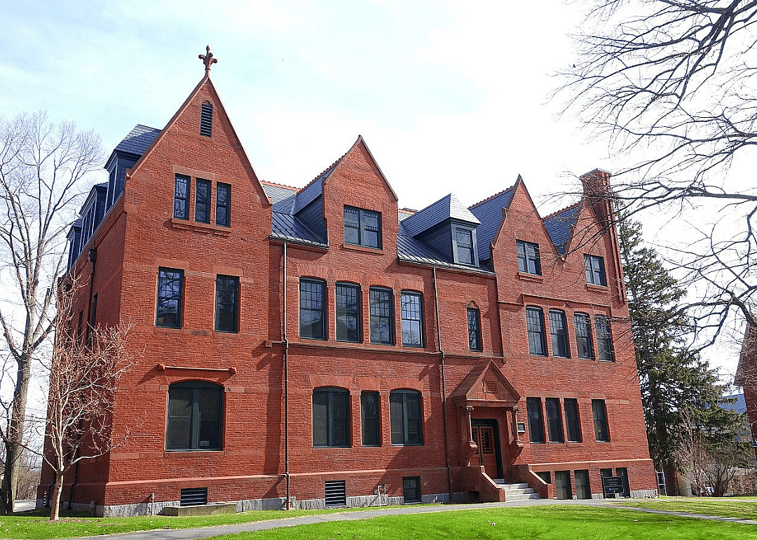 #25. Smith College