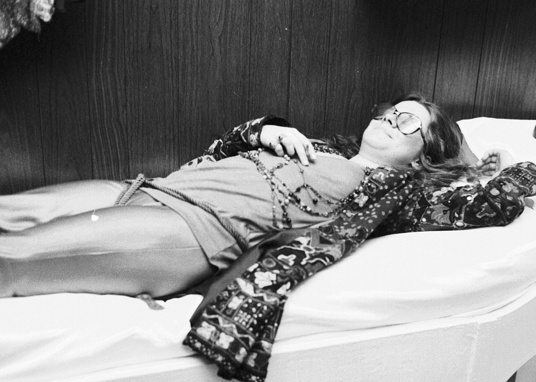 1969–1970: A battle with heroin