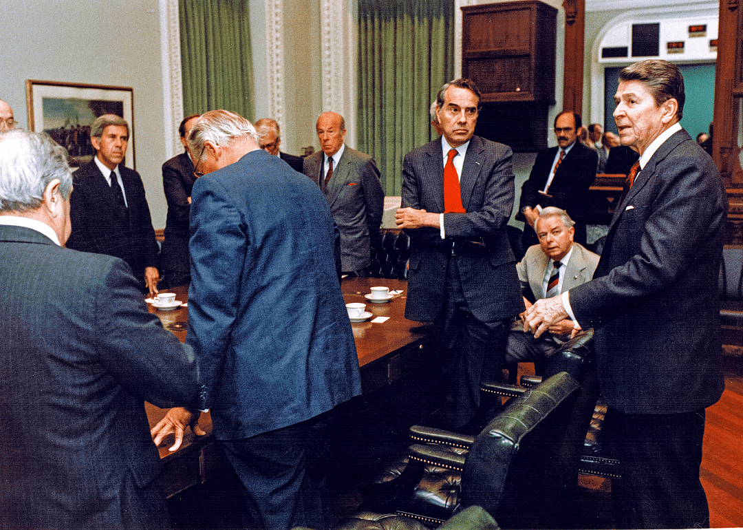 1986: NRA wins rollback of gun sale restrictions