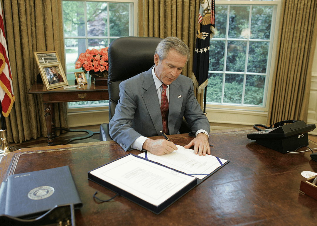 2005: NRA helps win immunity for gun manufacturers