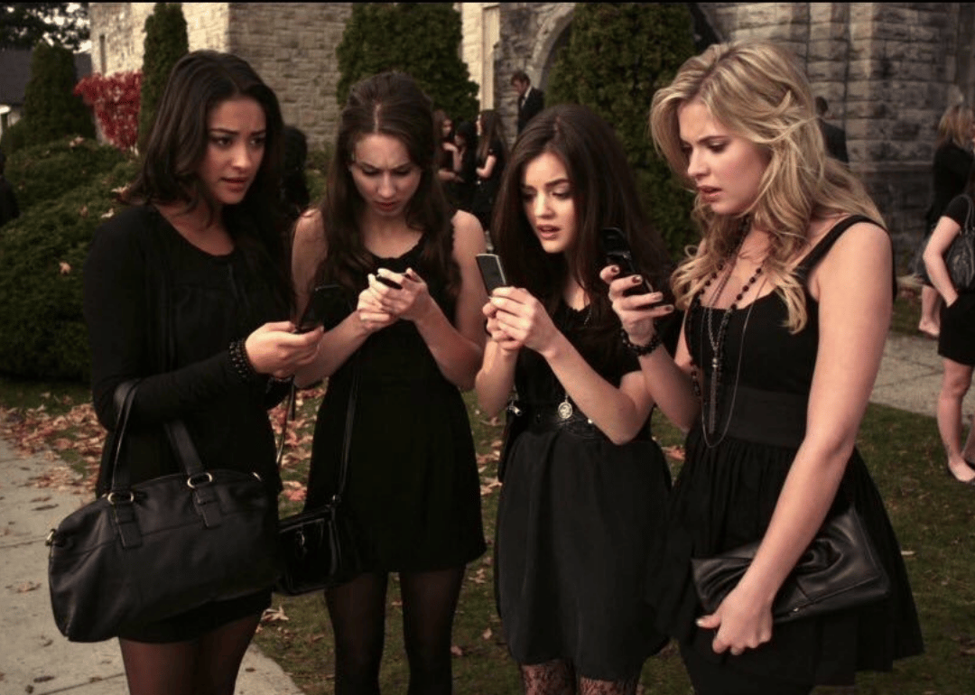 #42. Pretty Little Liars (2010-2017) (tie)