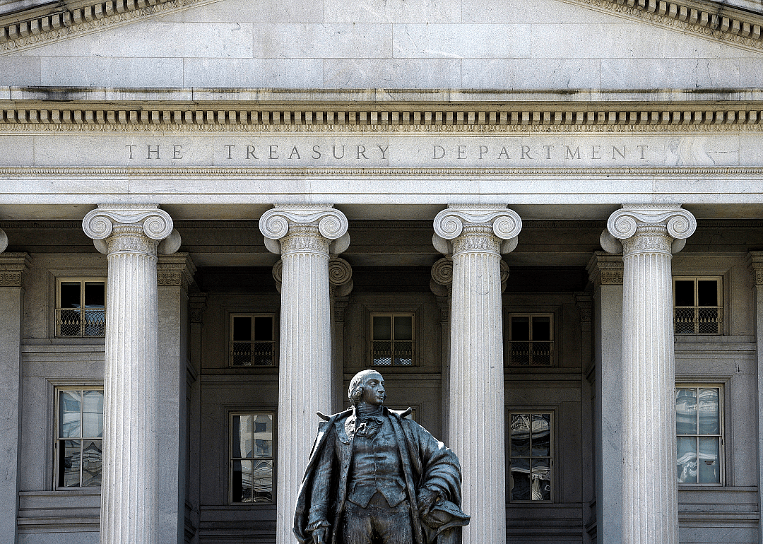 Trump lifts “currency manipulator” designation