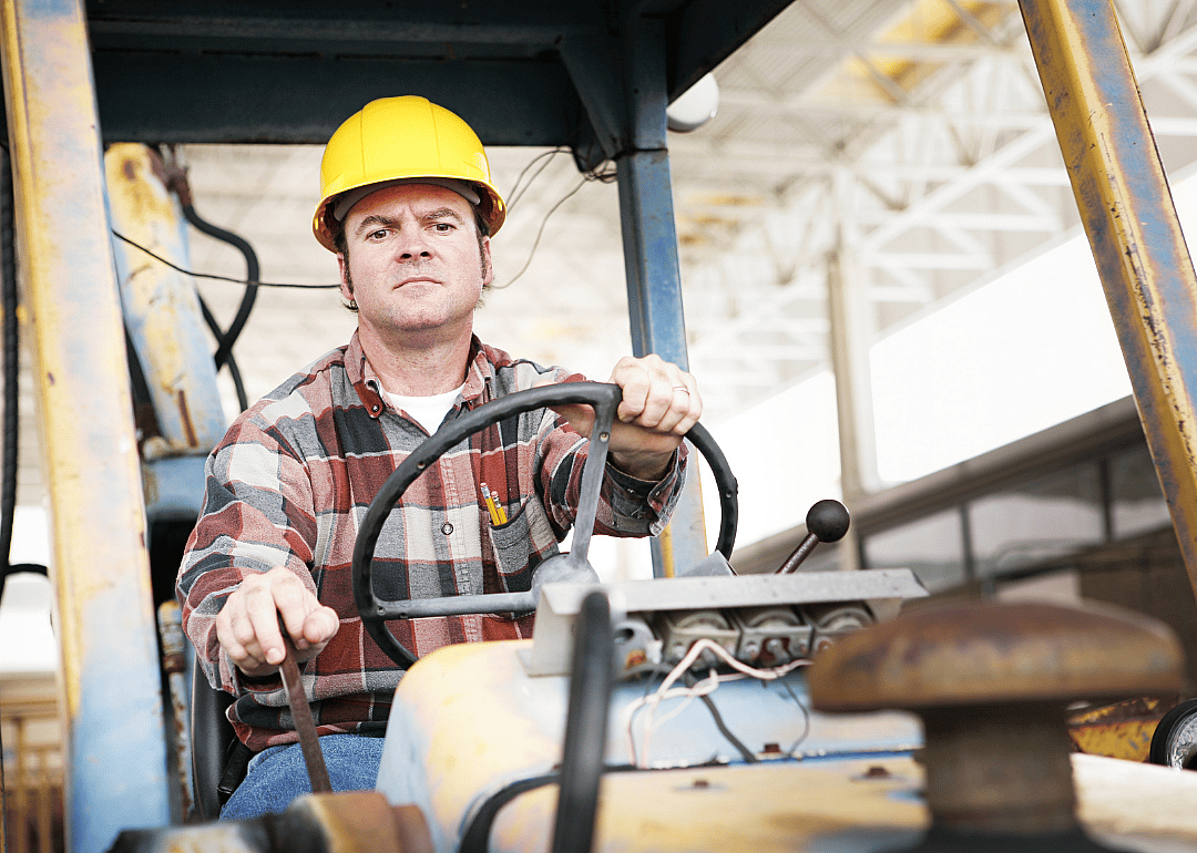 Delaware: Industrial truck and tractor operators