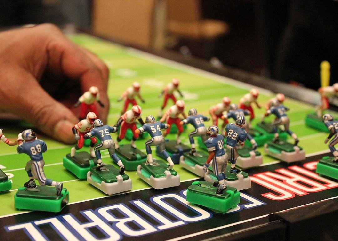 1947: Electric football