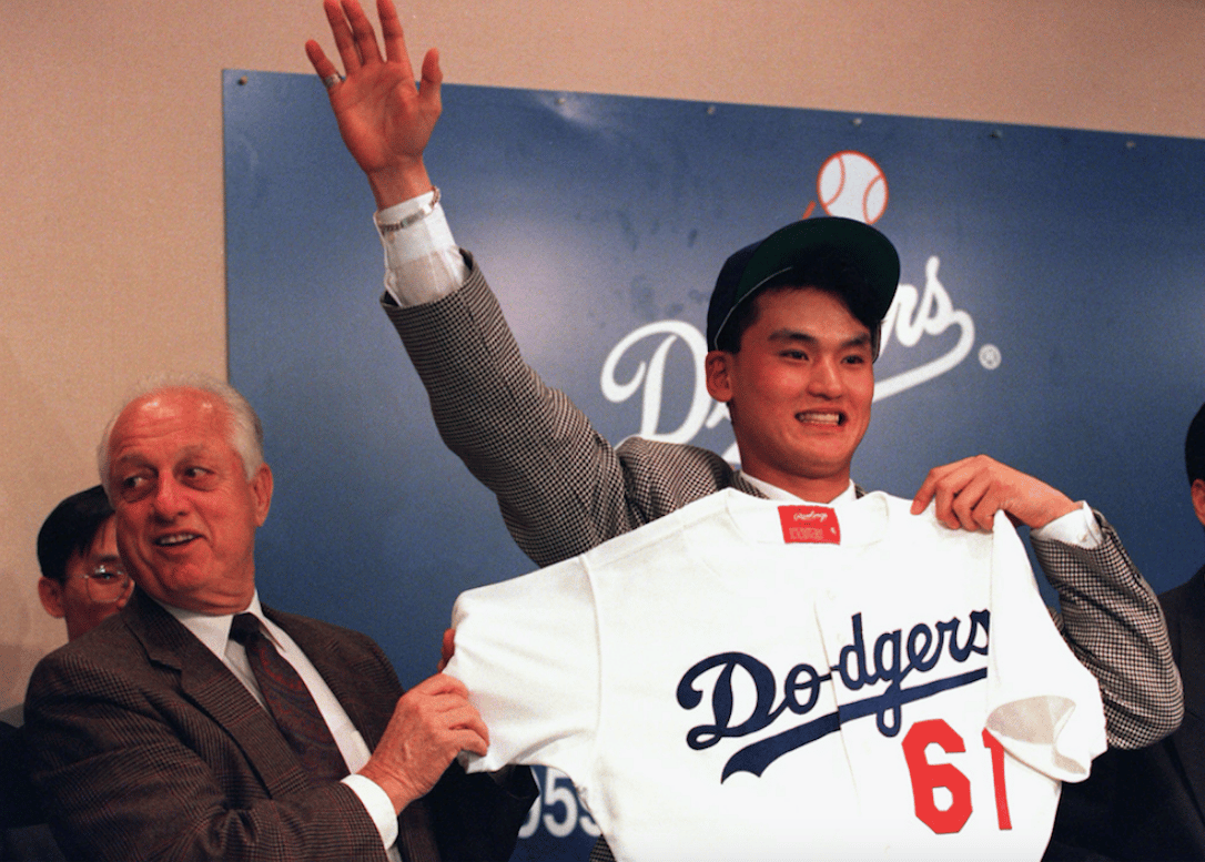 1996: Chan Ho Park becomes a pioneer