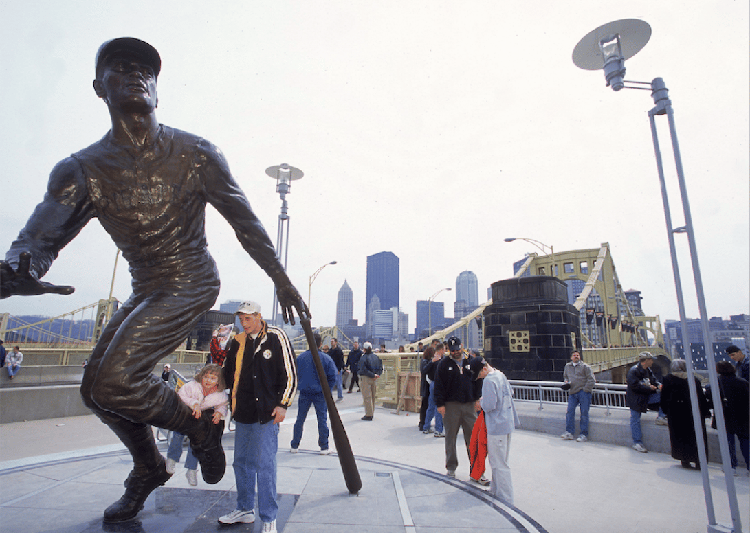 1972: Roberto Clemente hits 3,000