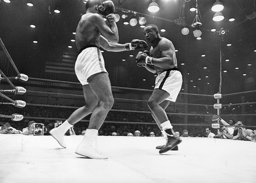 1964: SONNY'S CROWN TURNS TO CLAY 