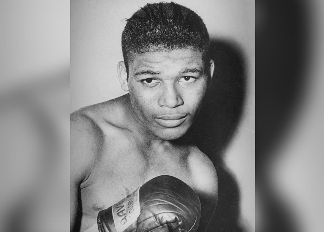 1943: ROBINSON WIN STRING BROKEN