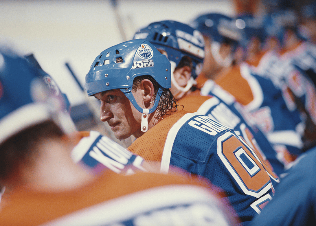 1981: GRETZKY SHATTERS 50-GOAL RECORD