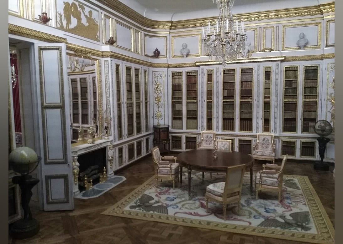 #5. The National Museum of Toys and Miniatures