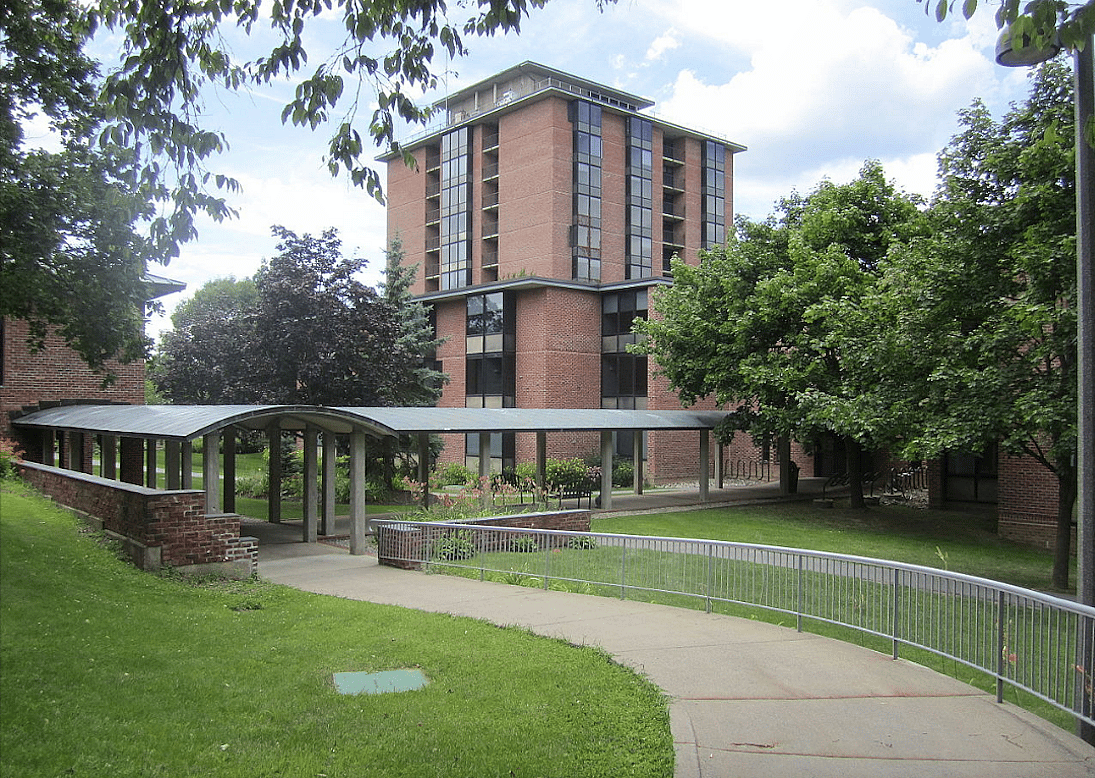 #44. Skidmore College