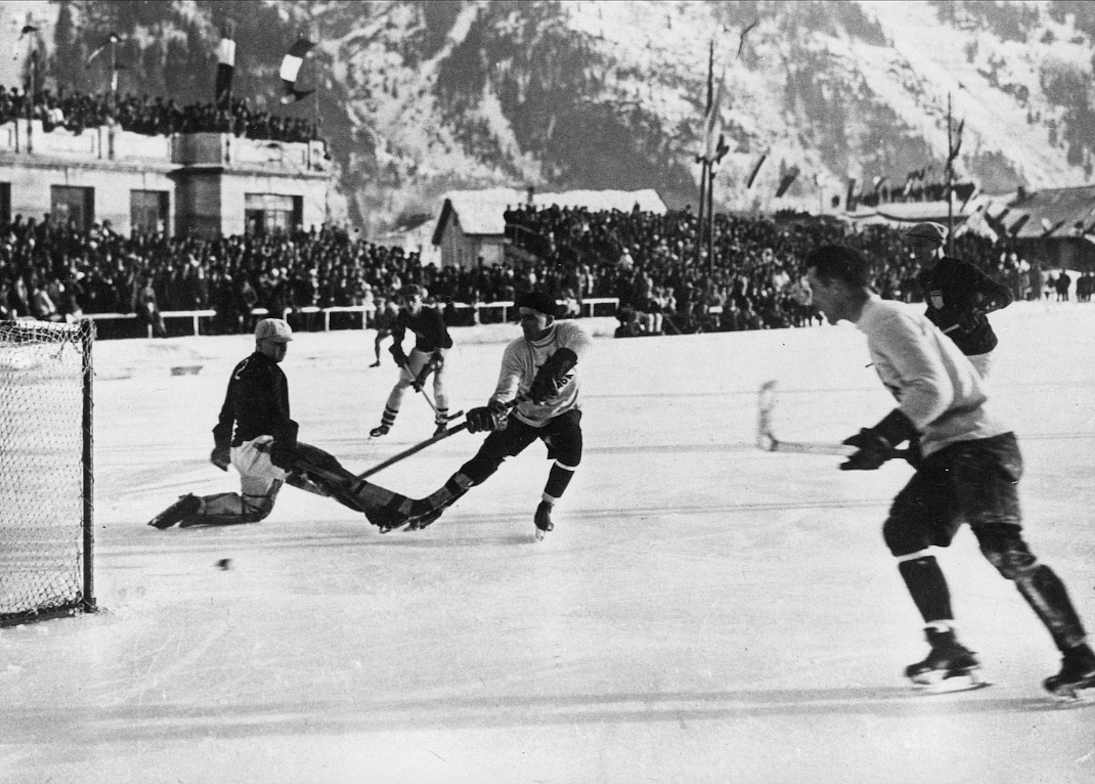 1924: YANKS AMAZE HOCKEY CROWD AT CHAMONIX