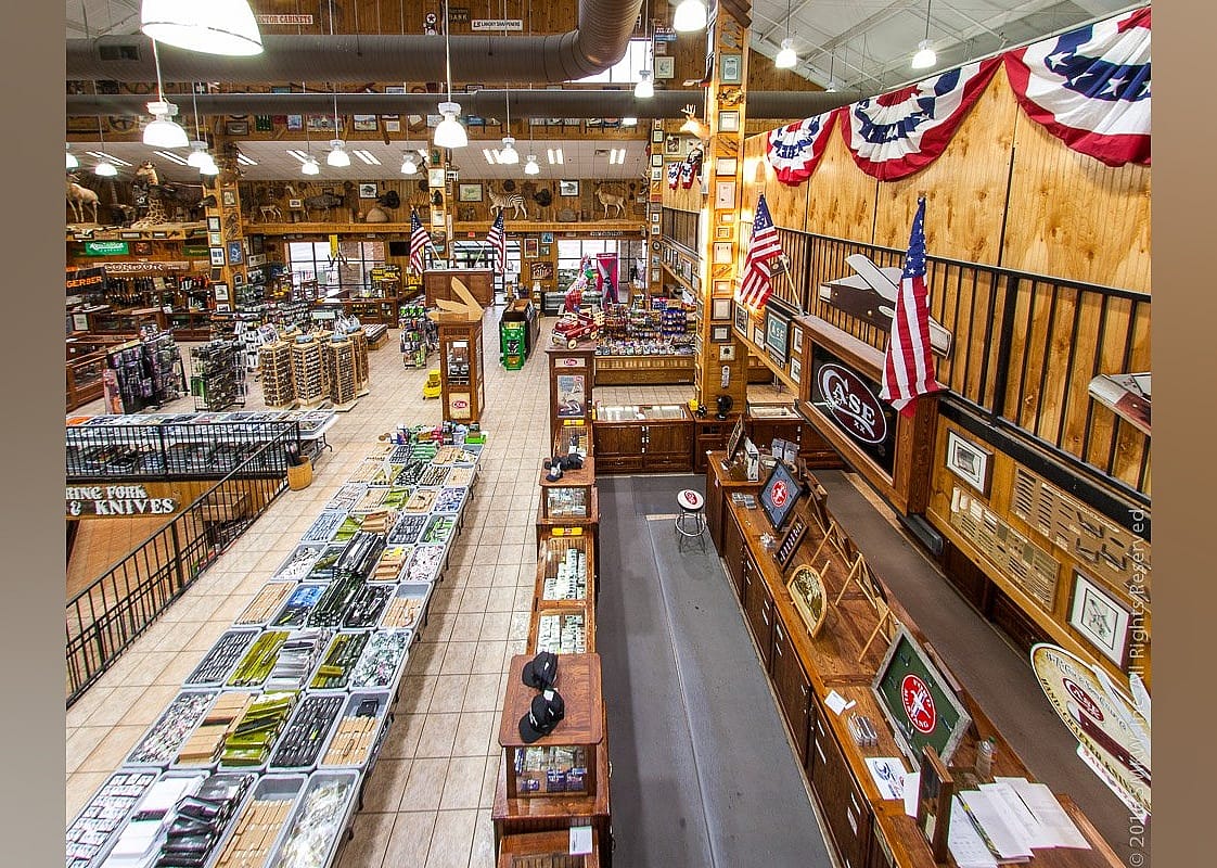 #21. Smoky Mountain Knife Works