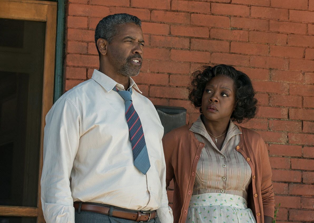 Denzel Washington and Viola Davis in a scene from "Fences"