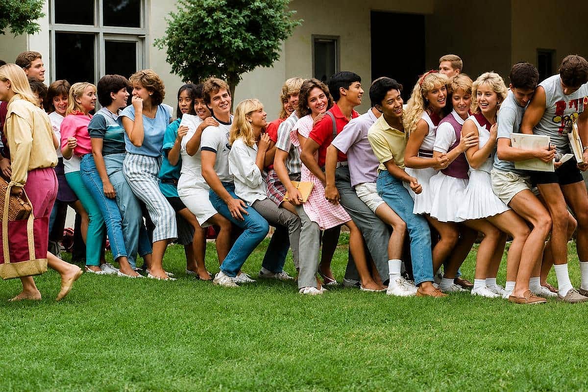 High school students of 1984 line up.
