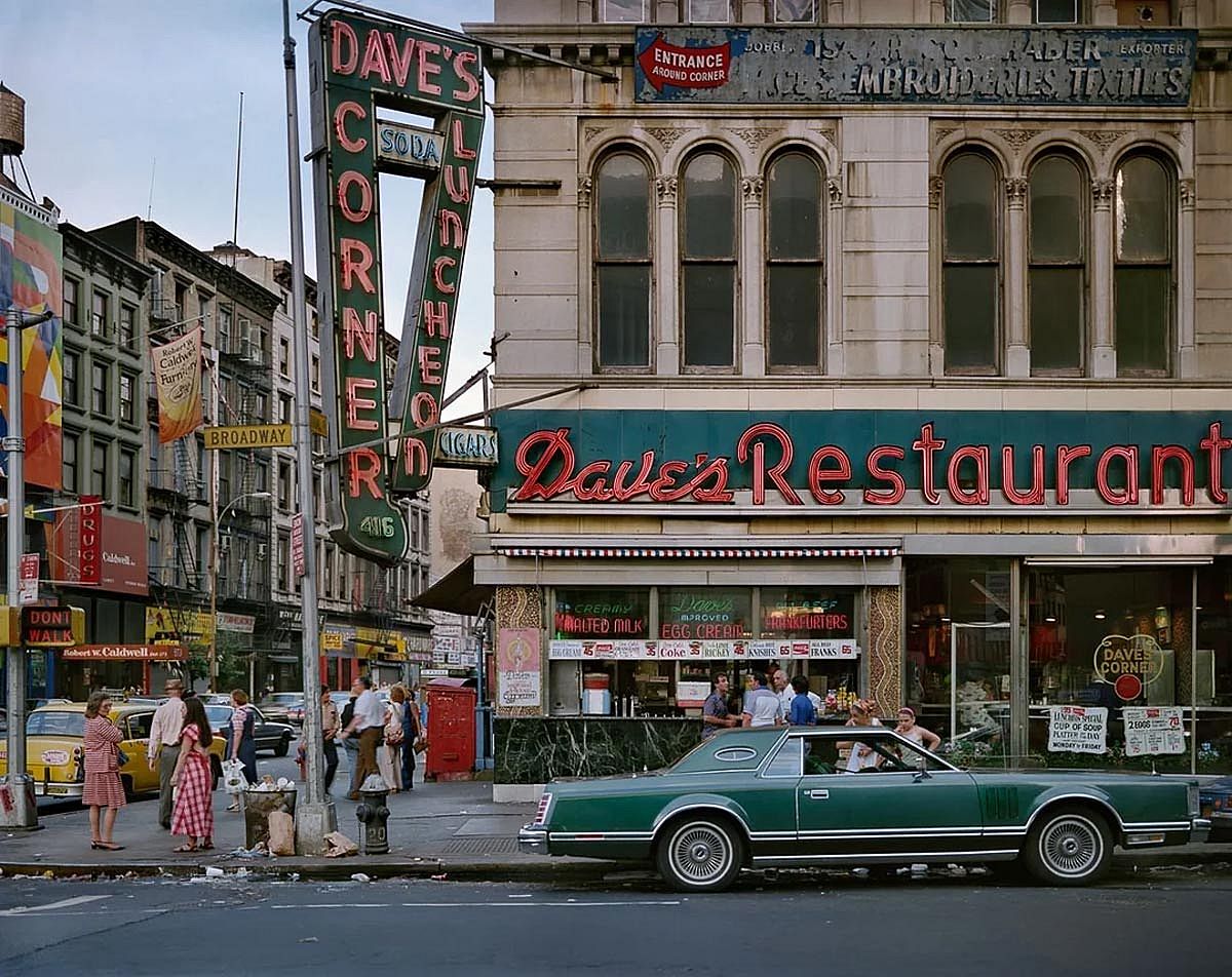 Beautiful color photo of a corner in NYC in 1984