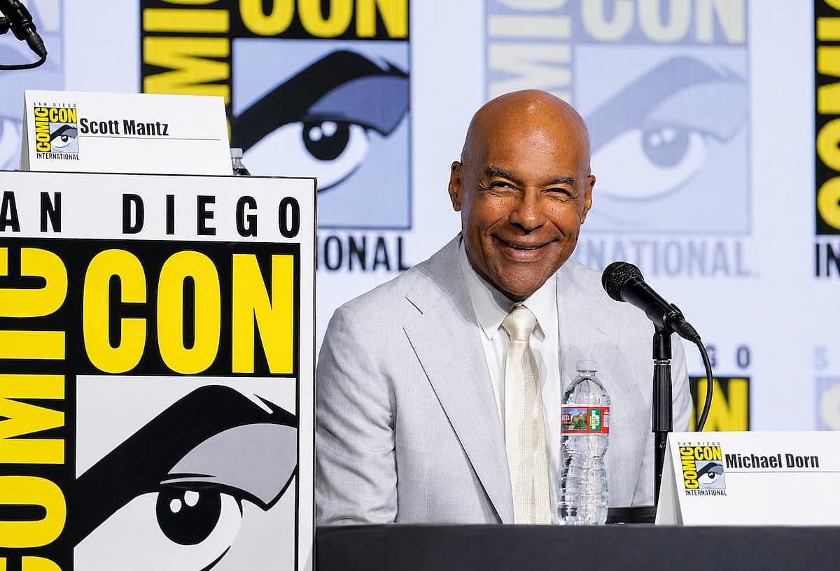 Michael Dorn speaking at the San Diego Comic-Con 