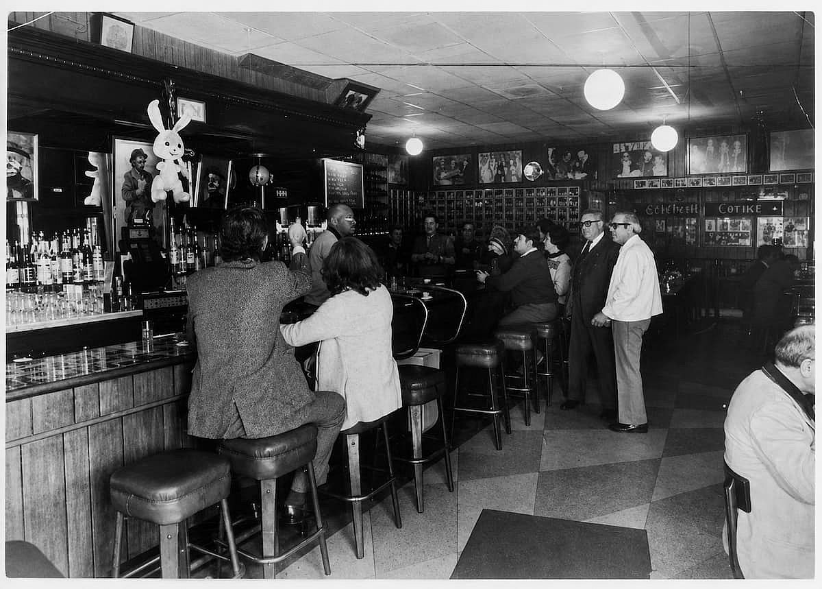 People dining at Capps Corner in 1982.