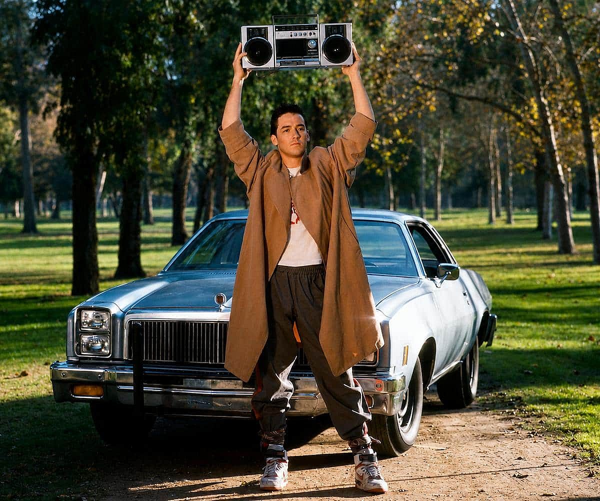 John Cusack holding the boombox outside of his crush in Say Anything (1989))