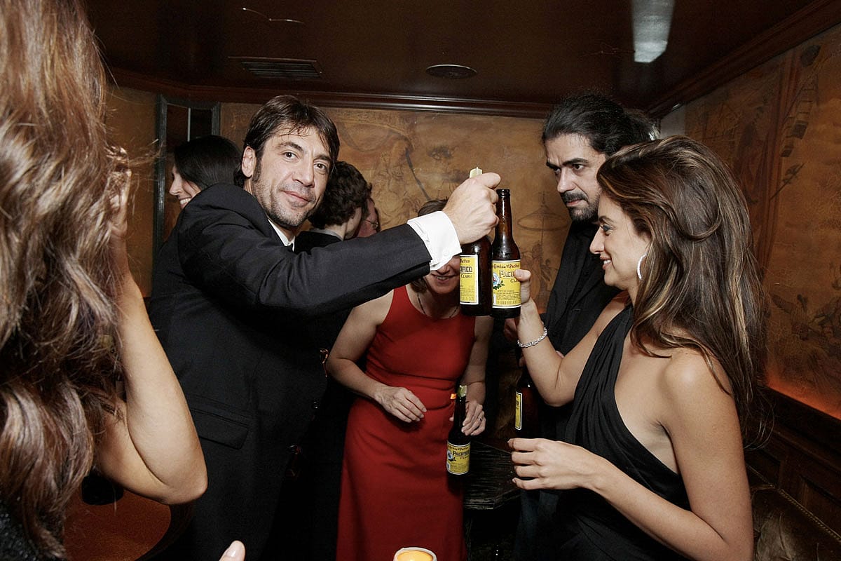 Javier Bardem and Penelope Cruz at the Miramax/Audi Academy Award Party on February 24, 2008 at Bar Marmont in Los Angeles, CA.