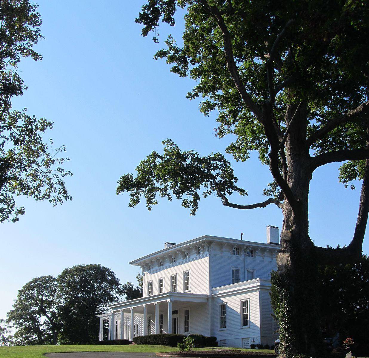 #10. Huntington Bay
