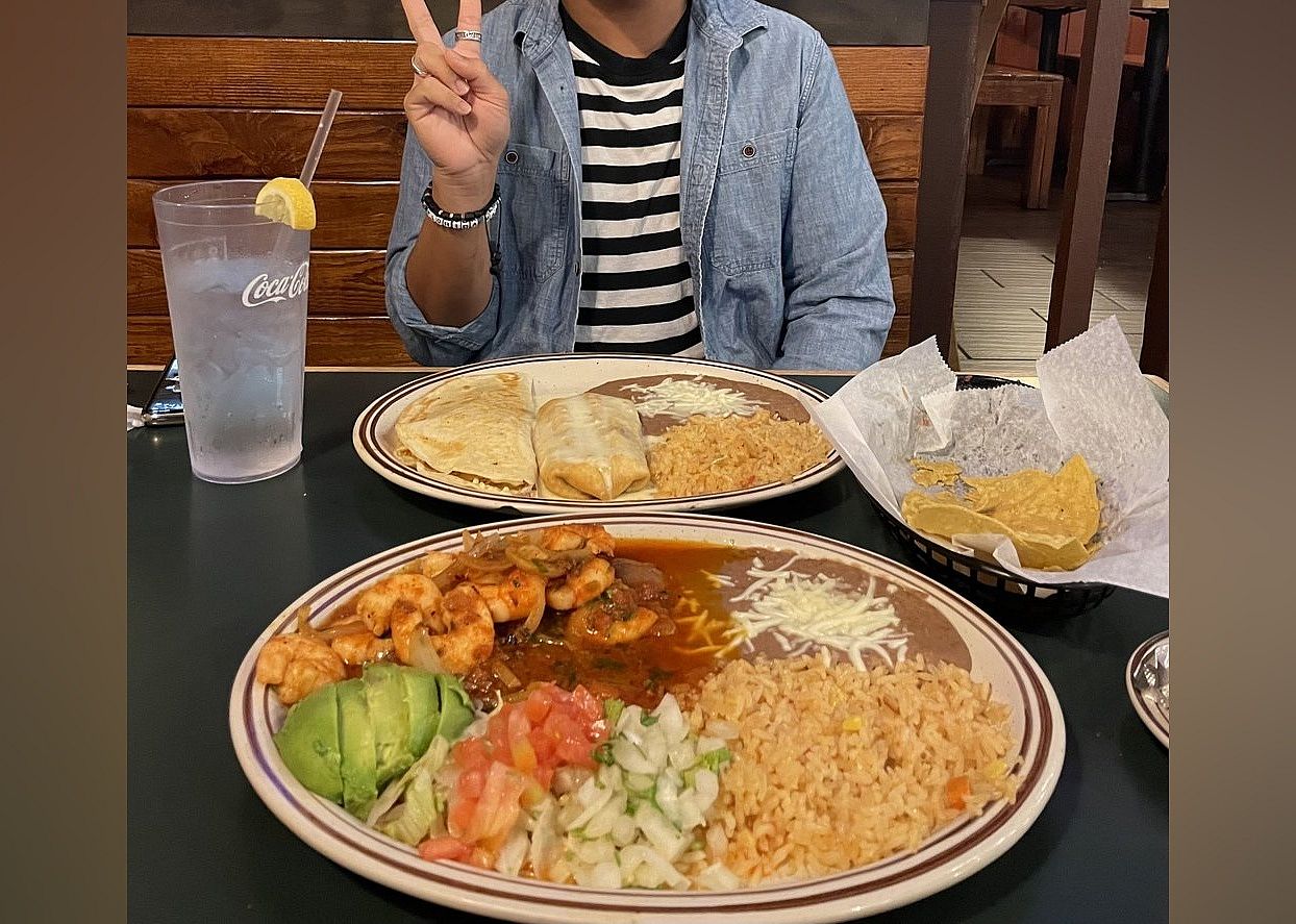 #4. Los Compadres Mexican Restaurant-Bar