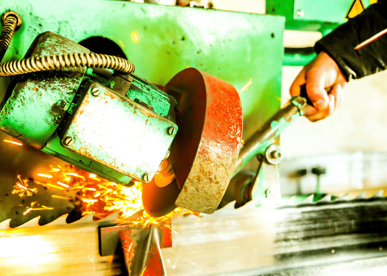 #32. Extruding, forming, pressing, and compacting machine setters, operators, and tenders