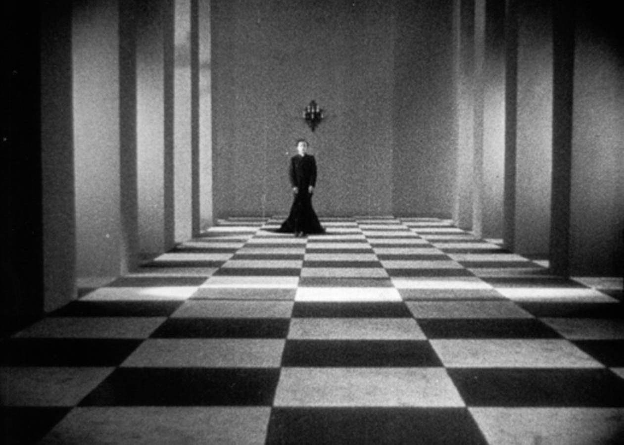 #71. The Seashell and the Clergyman (1928)