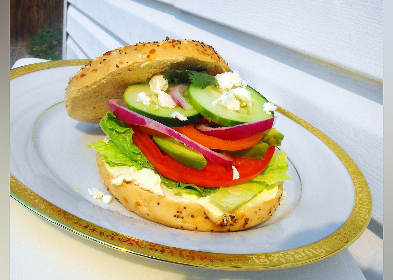 Fresh Veggie Bagel Sandwich