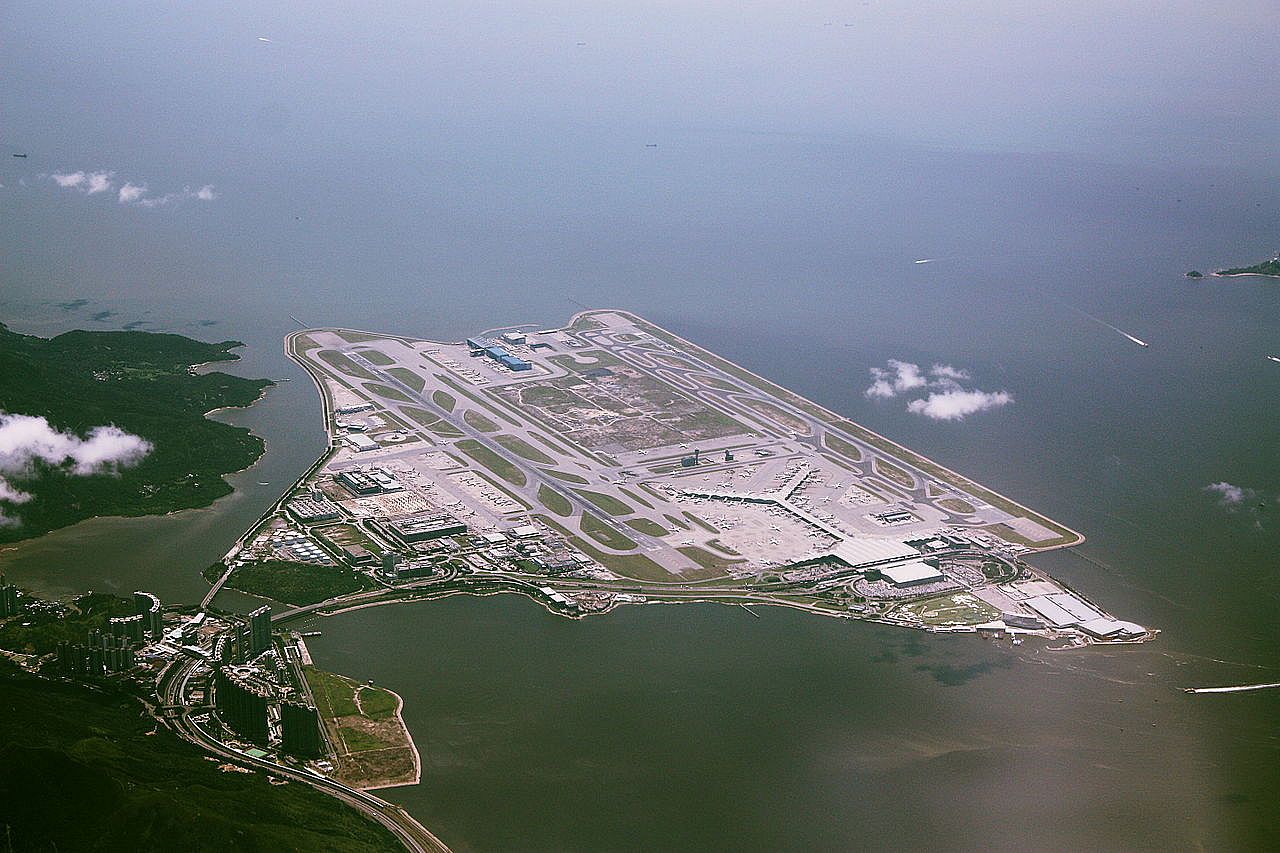 #8. Hong Kong International Airport (HKG)