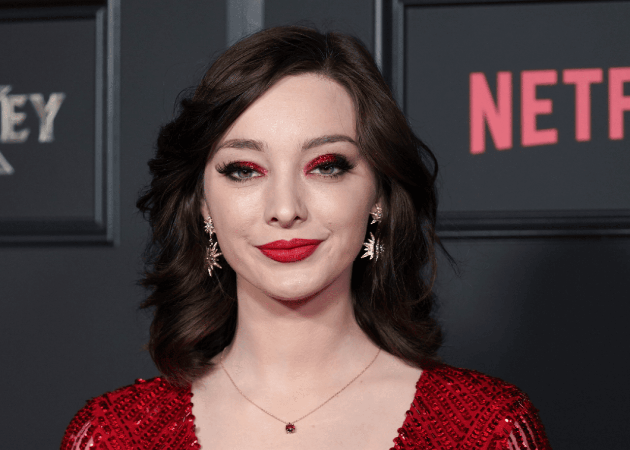  Emma Dumont attends the 
