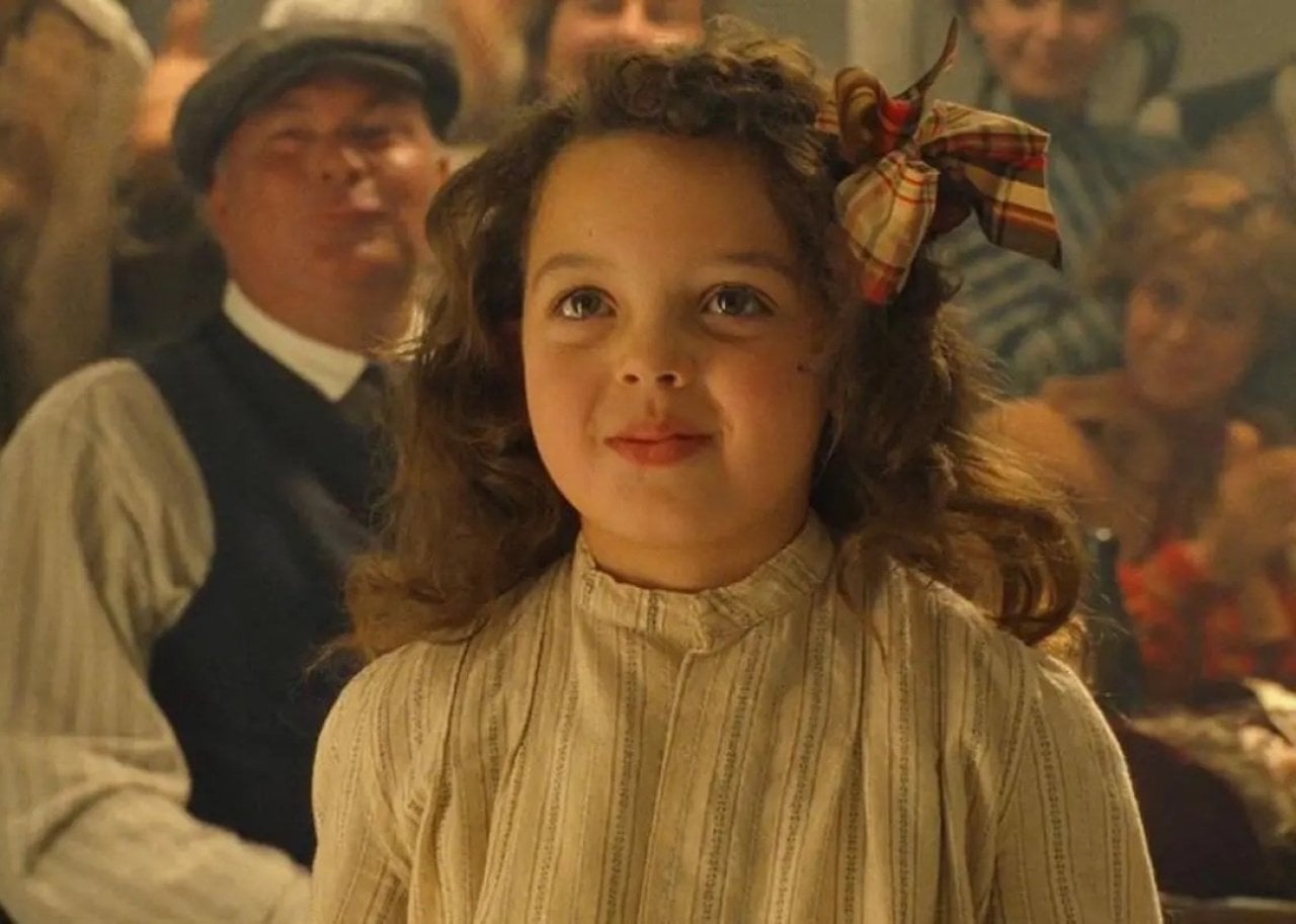 Alexandrea Owens-Sarno as Cora.