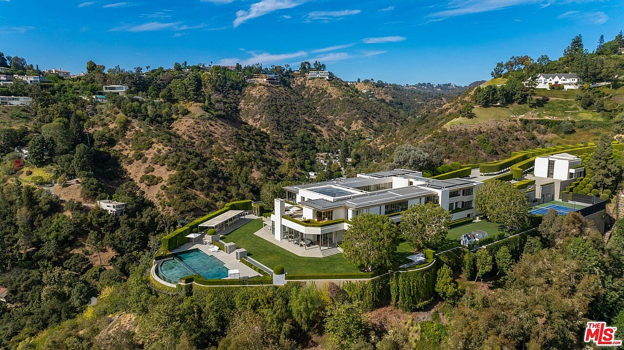 #2. 1261 Angelo Dr, Beverly Hills